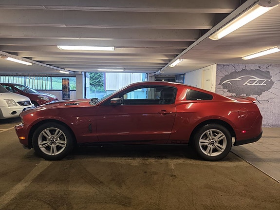 Ford Mustang 8 of 17