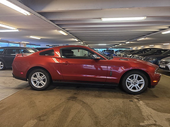 Ford Mustang 7 of 17
