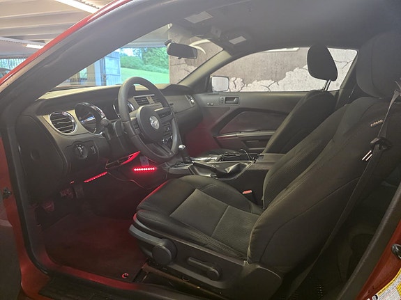 Ford Mustang 11 of 17