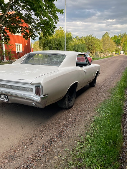 Pontiac LeMans 3 of 5