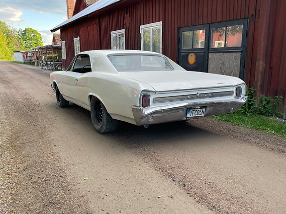 Pontiac LeMans 2 of 5