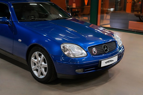 Mercedes-Benz SLK200 2 of 24