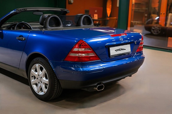 Mercedes-Benz SLK200 4 of 24