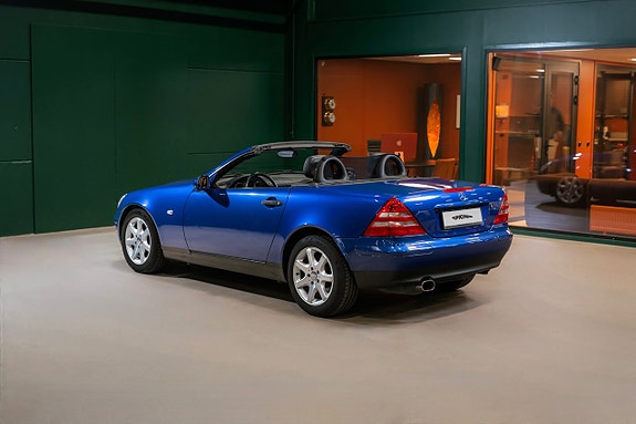 Mercedes-Benz SLK200 3 of 24