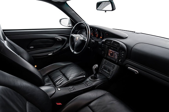 Porsche 911 Carrera 4S 19 of 24