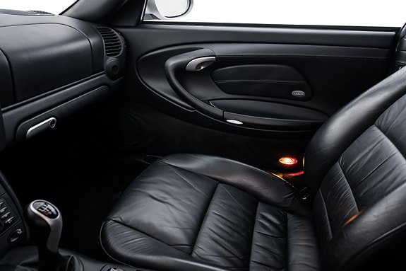 Porsche 911 Carrera 4S 16 of 24