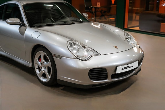 Porsche 911 Carrera 4S 2 of 5