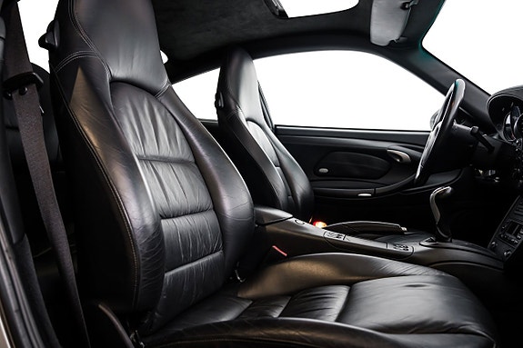 Porsche 911 Carrera 4S 21 of 24