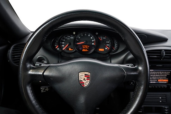Porsche 911 Carrera 4S 13 of 24
