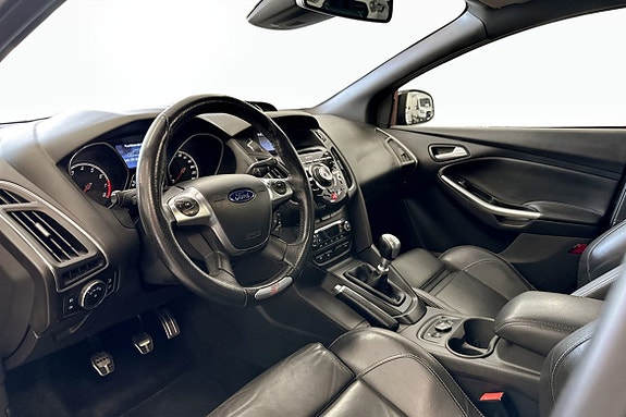 Ford Focus 9 of 18