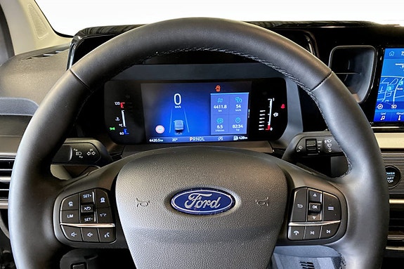 Ford Transit Courier 13 of 24