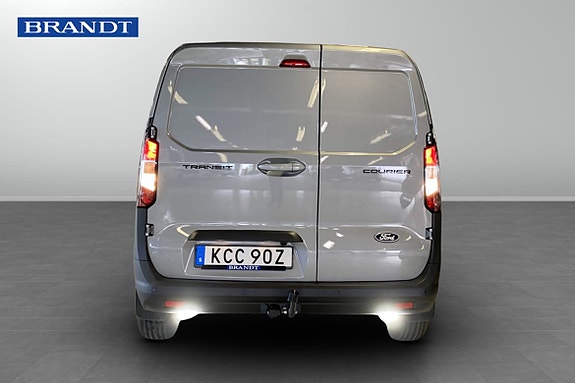Ford Transit Courier 18 of 24