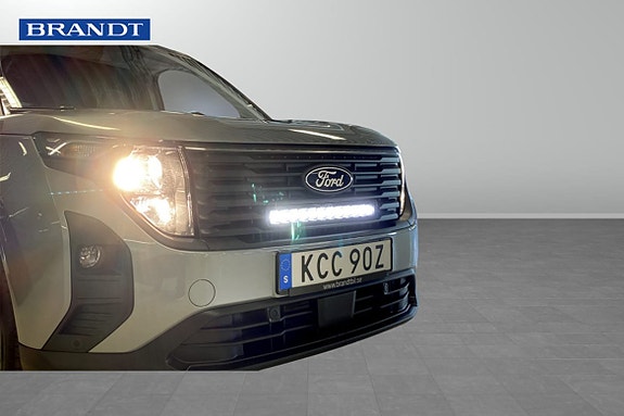 Ford Transit Courier 24 of 24
