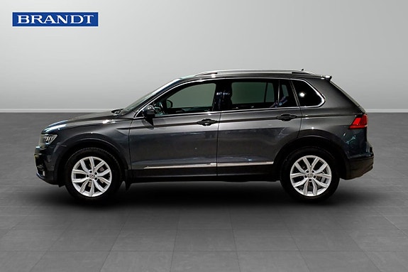 Volkswagen Tiguan 3 of 5
