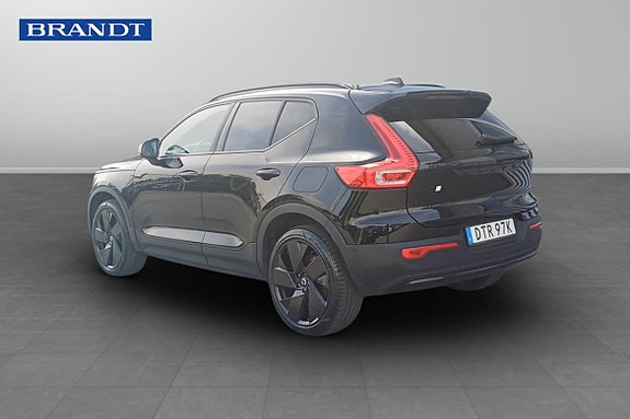 Volvo EX40 2 of 5