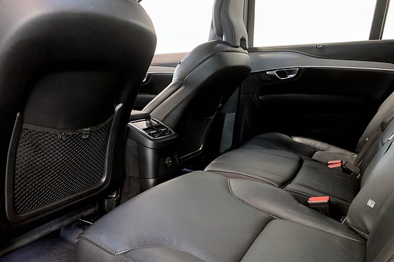 Volvo XC90 16 of 19
