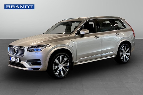 Volvo XC90 2 of 19