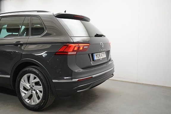 Volkswagen Tiguan 3 of 5