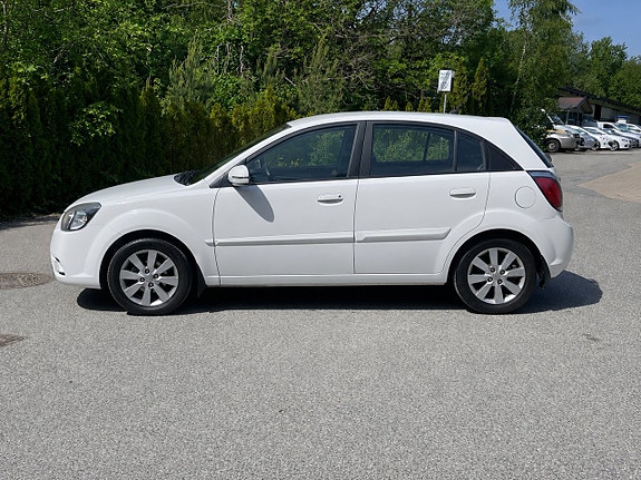 Kia Rio 5 of 5