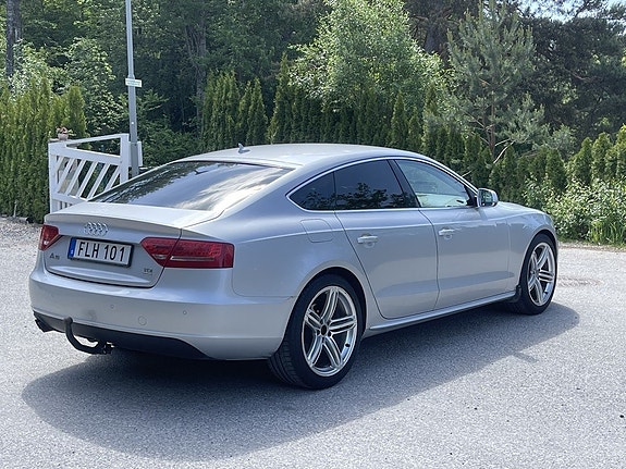 Audi A5 3 of 17