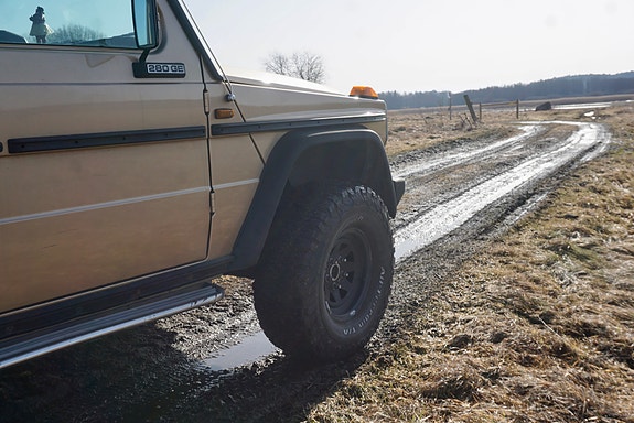Mercedes-Benz 280 4 of 5