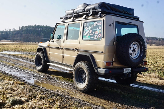Mercedes-Benz 280 2 of 5