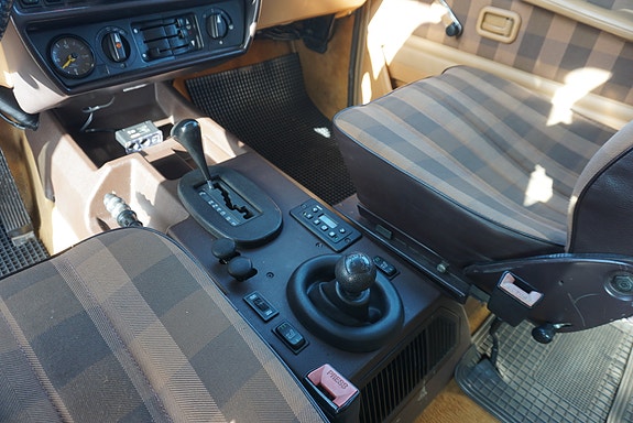 Mercedes-Benz 280 7 of 9