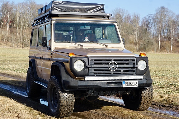 Mercedes-Benz 280 3 of 5