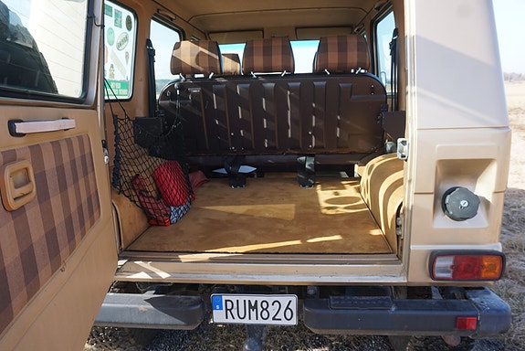 Mercedes-Benz 280 6 of 9