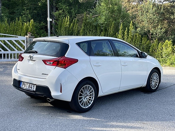 Toyota Auris 3 of 18