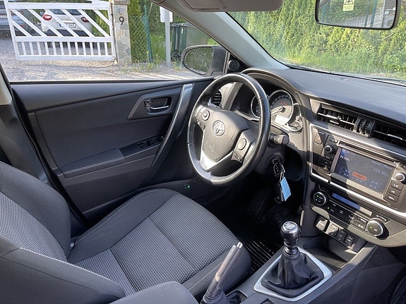Toyota Auris 11 of 18