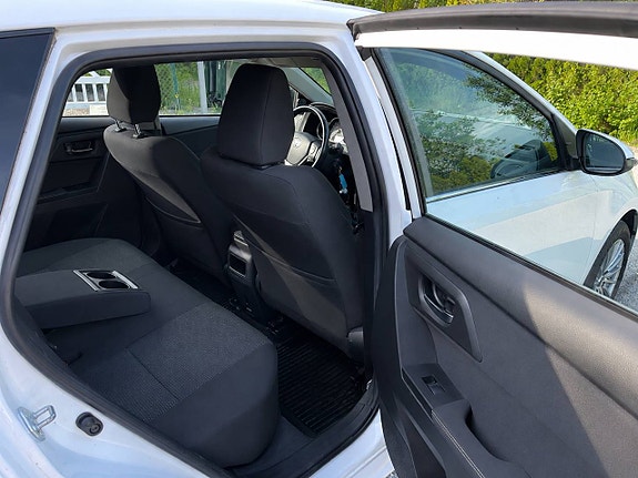 Toyota Auris 17 of 18