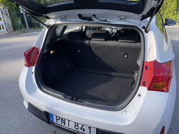 Toyota Auris 18 of 18