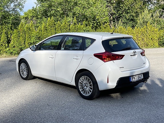 Toyota Auris 4 of 18