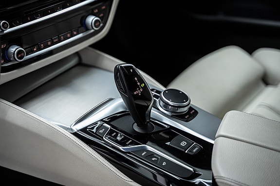 BMW 530e 17 of 27