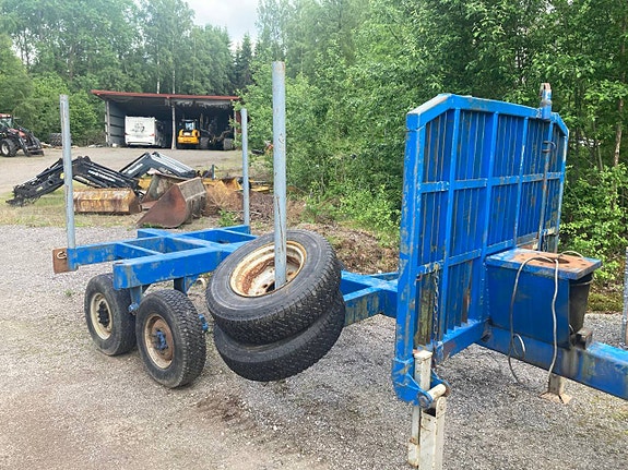 Valmet 865 med kran och Skogskärra 10 of 12