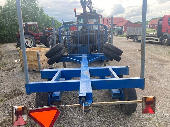 Valmet 865 med kran och Skogskärra 11 of 12