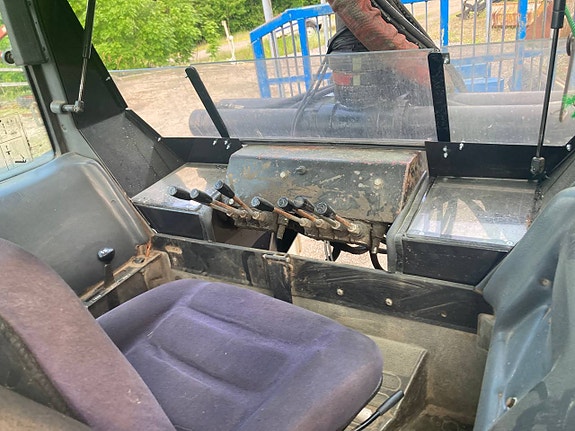 Valmet 865 med kran och Skogskärra 6 of 12