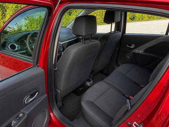 Renault Clio 14 of 19