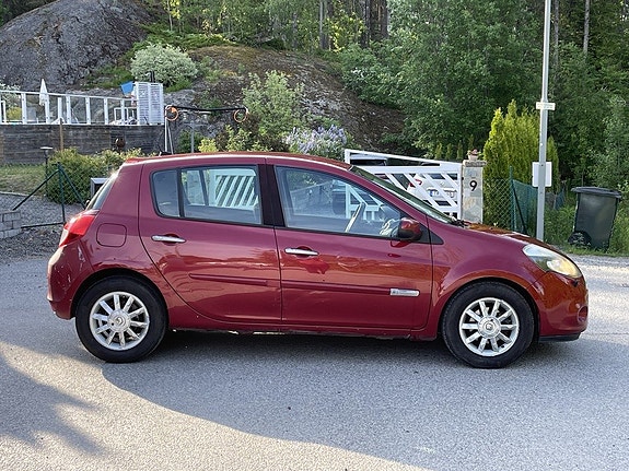 Renault Clio 8 of 19