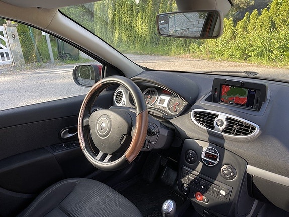Renault Clio 9 of 19