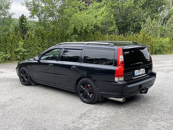 Volvo V70 4 of 5