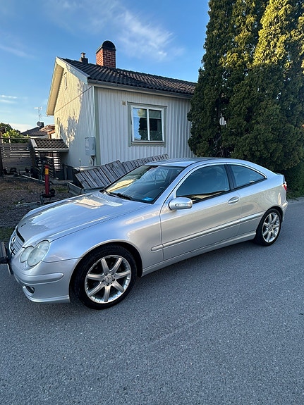 Mercedes-Benz C160 2006 photo 2