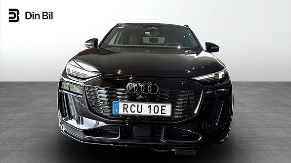 Audi Q6 e-tron 4 of 5