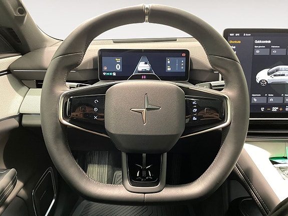 Polestar 4 10 of 18