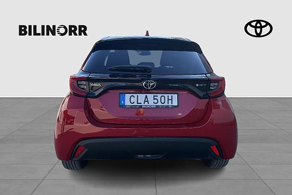 Toyota Yaris 6 of 12