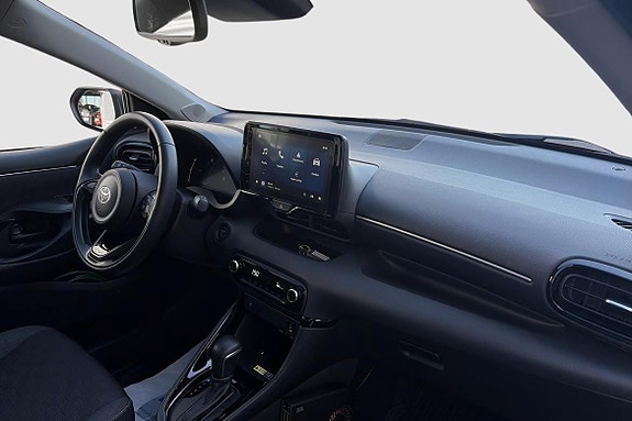 Toyota Yaris 8 of 12
