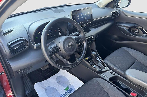 Toyota Yaris 7 of 12