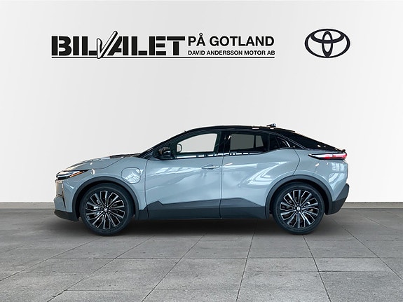 Toyota C-HR+ 3 of 5