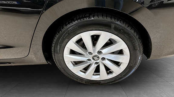 Skoda Octavia 6 of 12